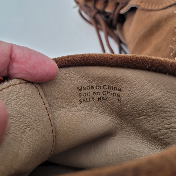 Softmoc brown mocassins with fringe in size 6 - Picture 12 of 13